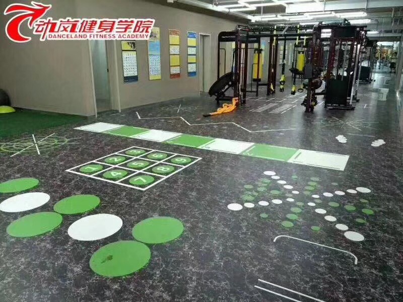 動(dòng)嵐健身加盟店裝修風(fēng)格展示
