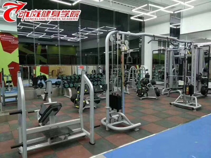 動(dòng)嵐健身加盟店裝修風(fēng)格展示