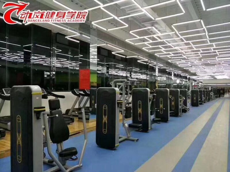 動(dòng)嵐健身加盟店裝修風(fēng)格展示